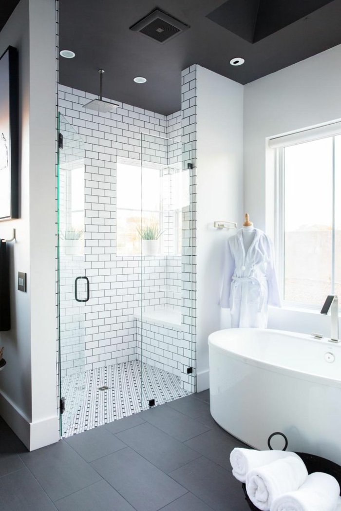 decoracion baños original en blanco y negro, baños blanco y negro con azulejos imitando ladrillos 