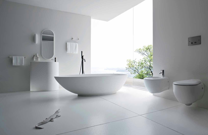 preciosas ideas de baños blancos decorados en estilo minimalista y muebles modernos, bañera extenta ovalada
