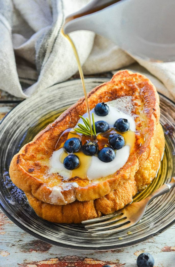 ideas sobre desayuno dieta, tostadas francesas con arándanos frescos y jarabe de acre 