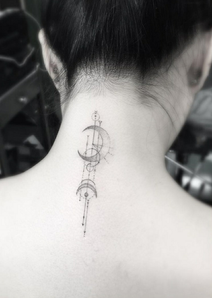 bonitas ideas de tatuajes con elementos geométricos, tatuaje en la nuca, tatuaje circulo