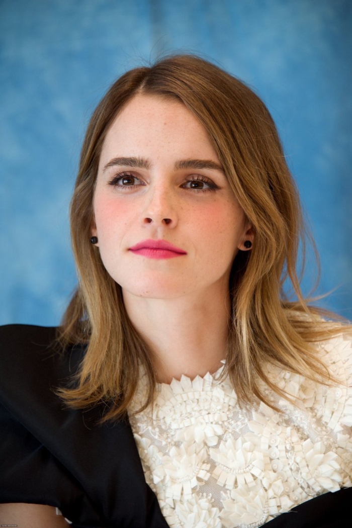 tendencias melena 2018, Emma Watson pelo rubio cortado en capas, tendencias peinados mujer 