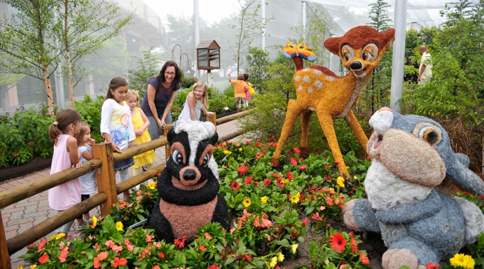 decoracion de jardines rústicos, jardín para niños con personajes de Disney, Bambi, la arcilla y el conejo