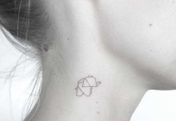 ideas de tatuajes en la nuca y el cuello diseño minimalista, preciosos detalles tatuajes para dos, dibujo de pequeño elefante 