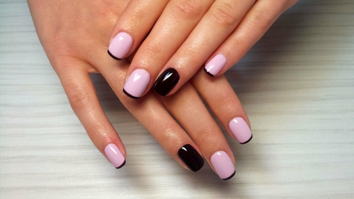 diseño elegante en lila y negro, uñas cortas cuadradas, tendencias 2018 en uñas francesas decoradas