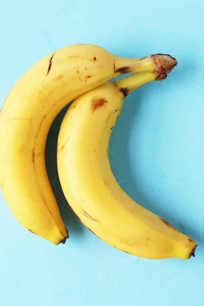 como hacer los mejores batidos de proteinas paso a paso, batido de plátanos y manís receta fácil 