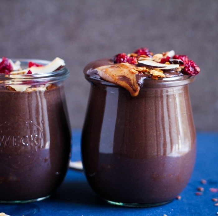 smoothies con chocolate y yugi berry, batidos para ganar masa muscular con recetas paso a paso 