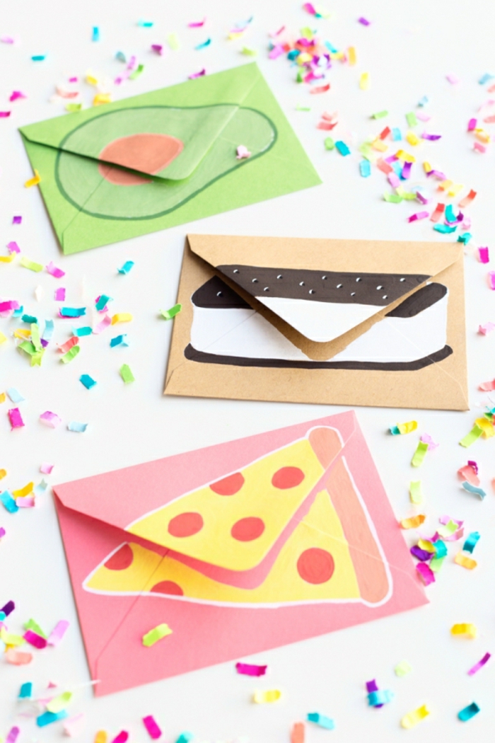 coloridas tarjetas DIY, ideas para regalar a una amiga en el día de su cumpleaños, tarjetas con dibujos