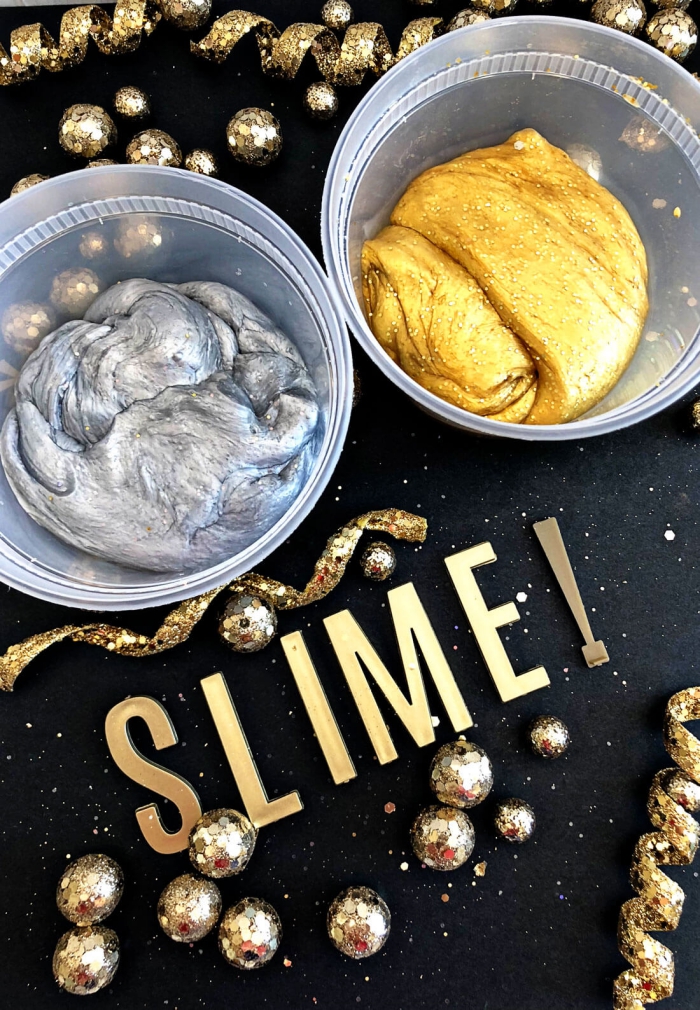 como hacer decoración con slime casero, slime en plateado y dorado, ideas de adornos navideños DIY 
