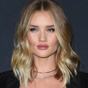 Mechas rubias en pelo castaño, ¿por qué hacerlas? ¡Aquí está la respuesta!