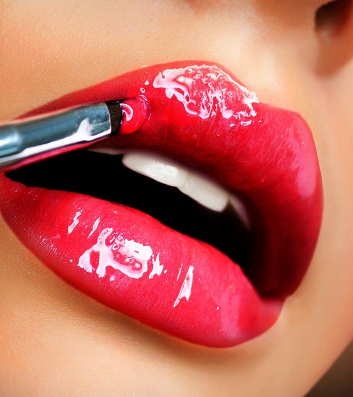 labios ultra sexy en color rojo fuego con mucho brillo, tutoriales y consejos sobre como pintarse los labios