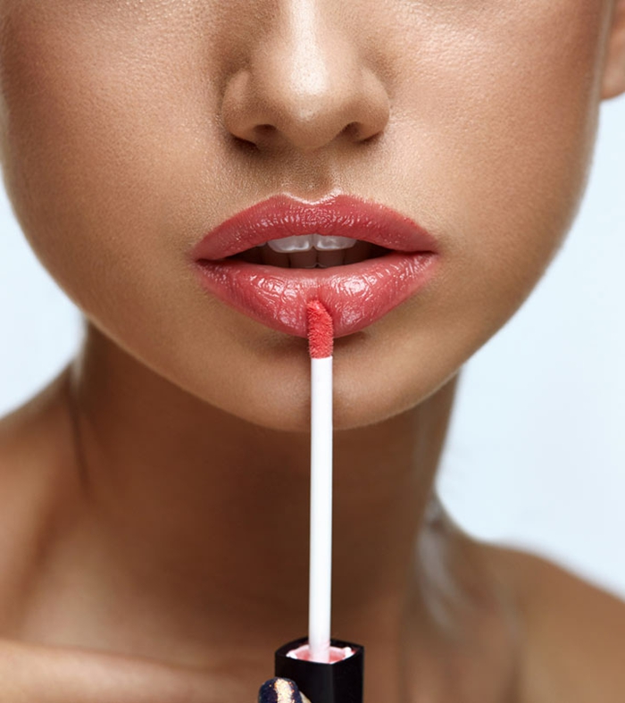 cómo pintarse los labios para conseguir un look atractivo y moderno, consejos paso a paso 