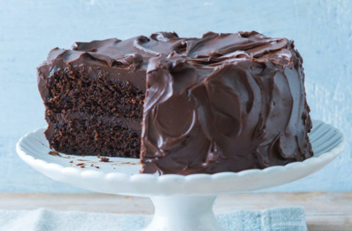 como hacer un bizcocho de chocolate, tarta de chocolate de masa esponjosa con receta paso a paso 