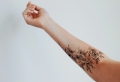 75 originales y únicos tatuajes en el antebrazo para hombres y mujeres