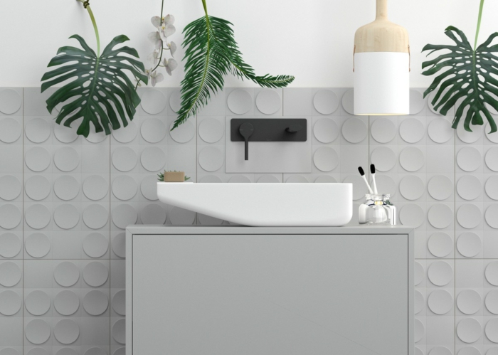 baños modernos en estilo minimalista con toque bohemio, azulejos grises de diseño, decoración plantas verdes 