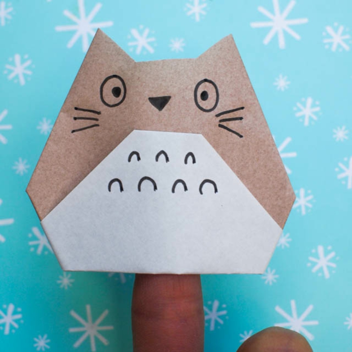 gato decorativo hecho con papel paso a paso, papiroflexia para niños DIY, pequeño gato en origami 