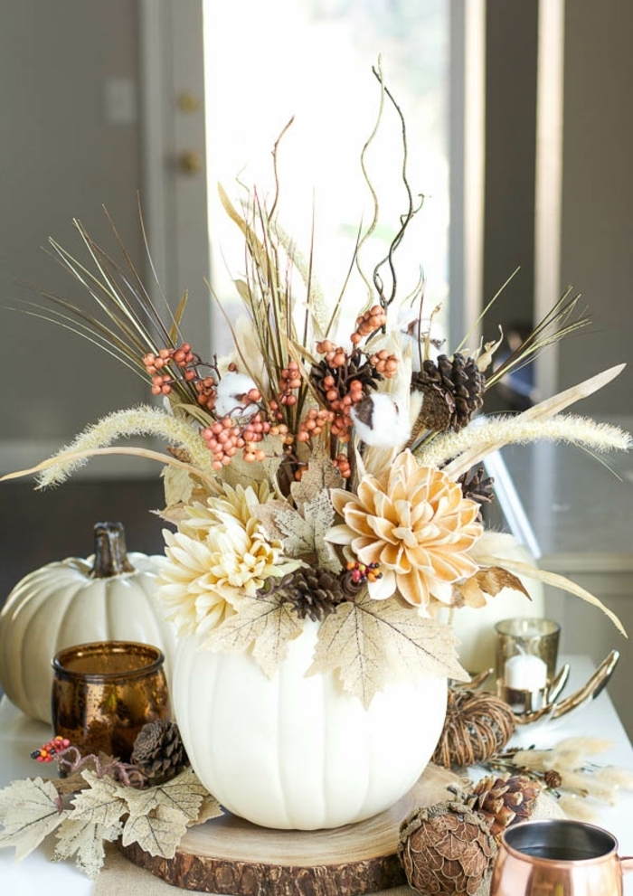 decoración DIU de encanto, calabaza pintada llena de detalles del otoño, ideas de manualidades faciles de hacer en casa 