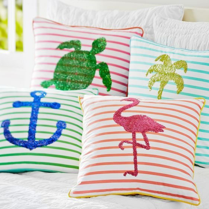 almohadas decorativas coloridas decoradas a mano, trabajos manuales desde casa ideas 