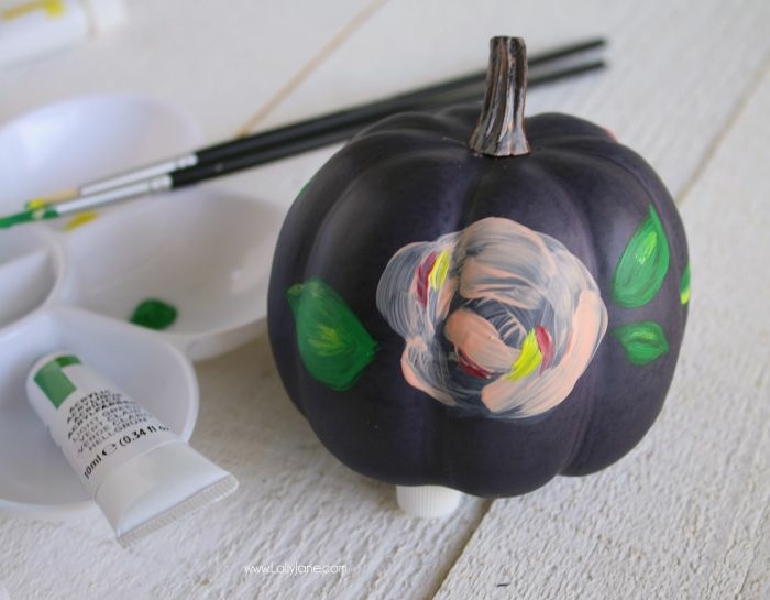 decoración de calabazas con pintura tempera, calabazas halloween decoradas con mucho encanto 
