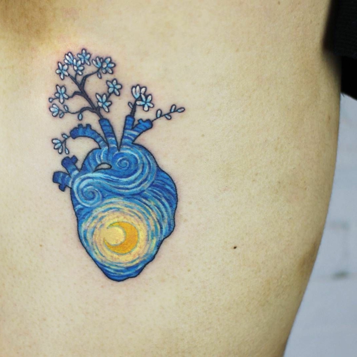 tatuaje corazon inspirado en las obras de arte de Van Gogh, preciosos diseños de tatuajes que inspiran con su originalidad 