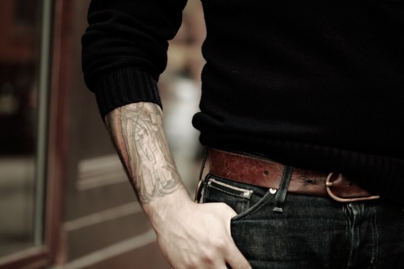 tatuajes en el brazo de encanto, tattoos masculinos ideas originales, precioso diseños para hombres 