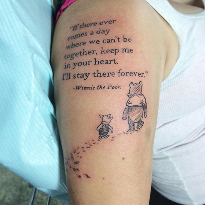 precioso tatuaje inspirado en el libro de el Oso Pooh, tatuajes con letras, tatuaje en el brazo mujer