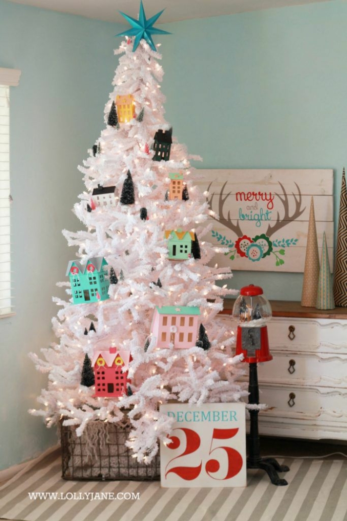 ideas de árboles de navidad originales, decoración DIY, adornos navideños hechos de materiales reciclados, elementos decorativos de cartón