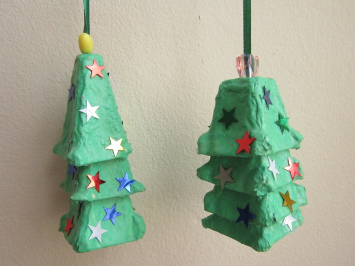 adornos navideños DIY hechos de bandejas de huevos de cartón, propuestas de manualidades con hueveras 