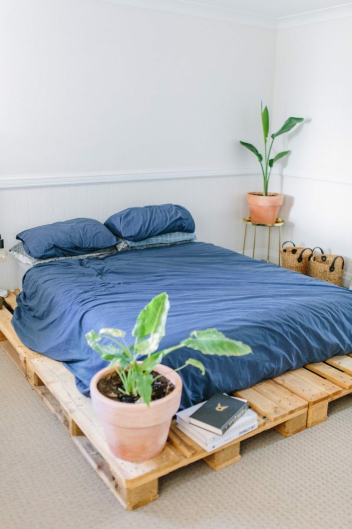 camas con palets modernas, decoración de interiores en estilo moderno con muebles de materiales reciclados