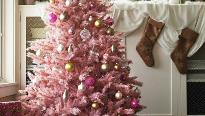 como decorar un arbol de navidad en rosado, adornos navideños en rosado, plateado y dorado 