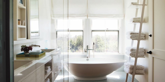 ejemplos de baños blancos modernos decorados en estilo minimalista, tendencias decoración de baño 2018 2019 