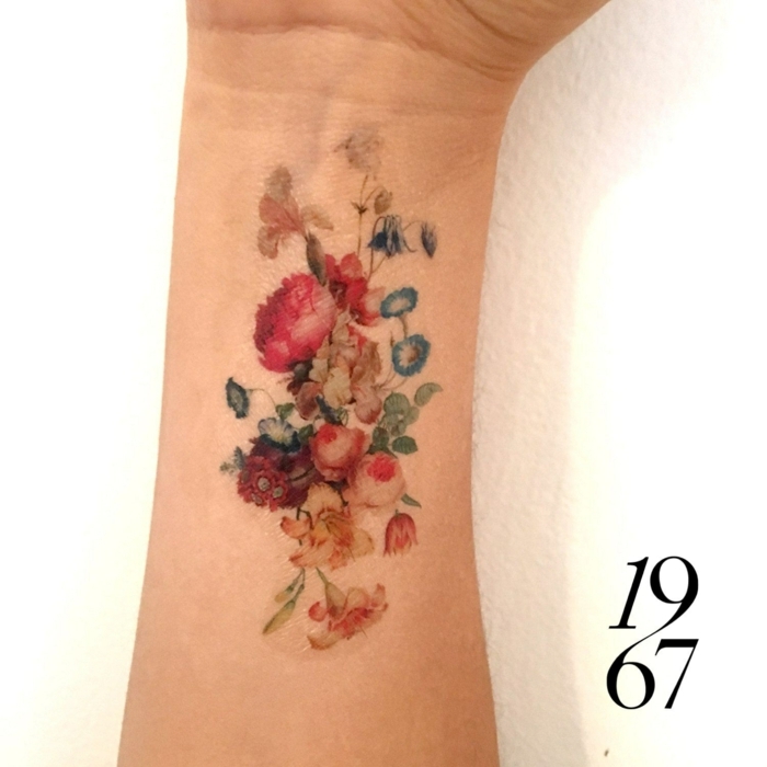 tatuajes inspirados en épocas pasadas, ideas de tatuajes en el brazo y el antebrazo 