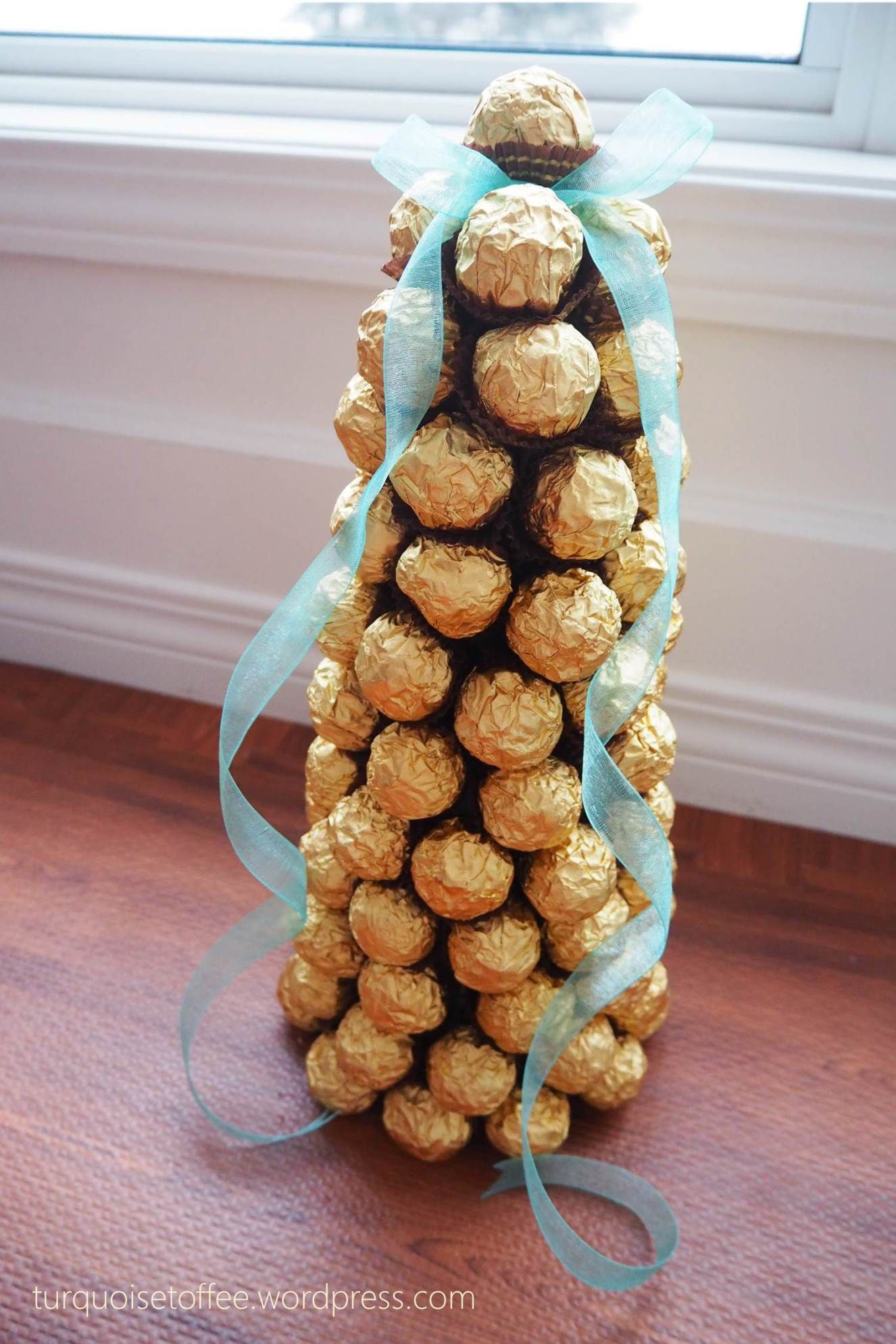 árbol de navidad hecho de caramelos de chocolate, regalo amigo invisible hecho a mano super originales 