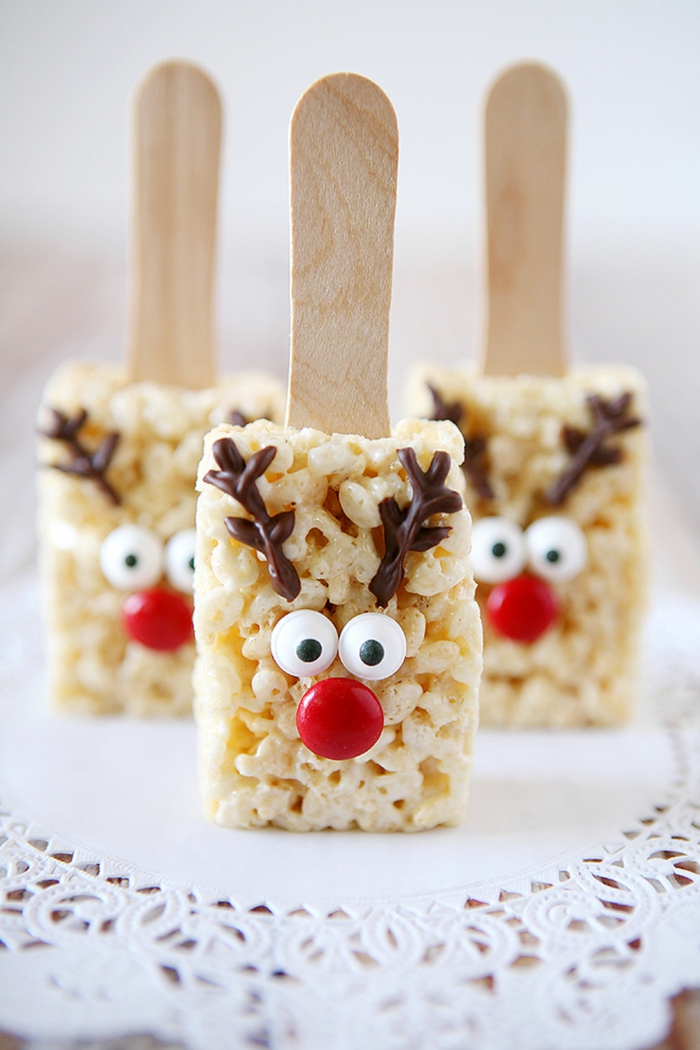 detalles bonitos decorados, postre de cereales decorado, postres navideños faciles, pequeños renos 