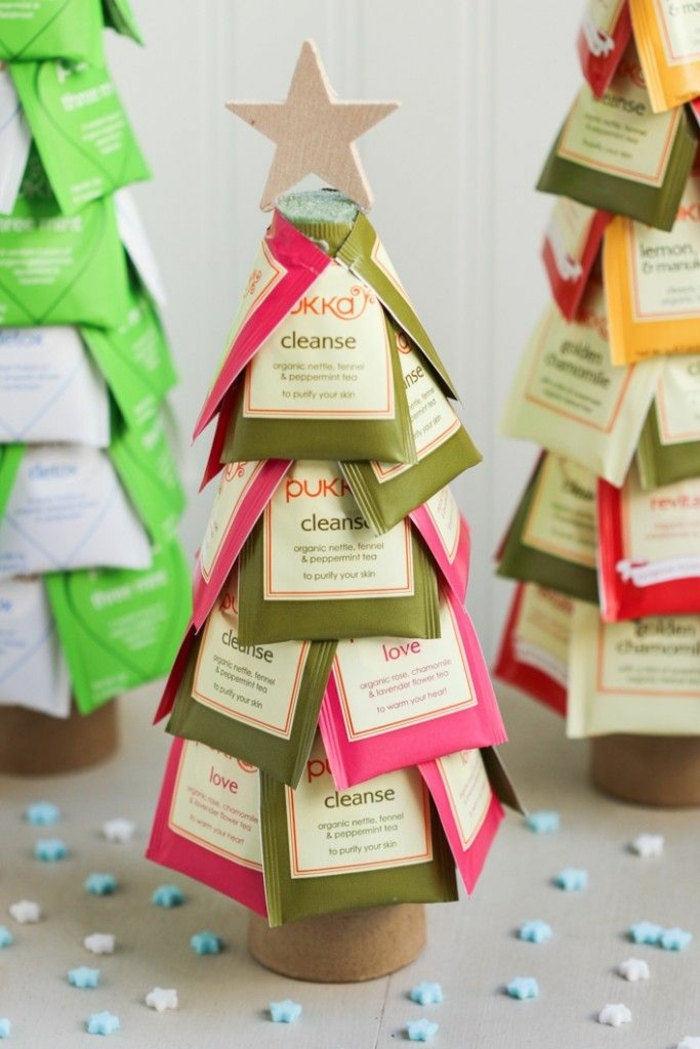 regalos para amigo invisible originales hechos a mano, árboles navideños hechos con bolsas de té 