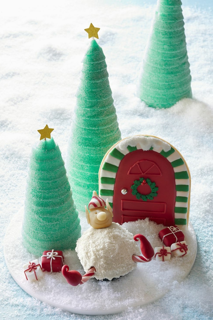 adorables postres navideños faciles decorados de manera encantadora, árboles de navidad hechos de azucar 