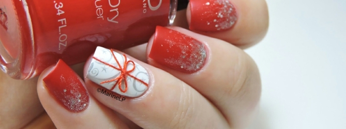propuestas de manicura navideña super originales, uñas largas de forma cuadrada pintadas en blanco y rojo 