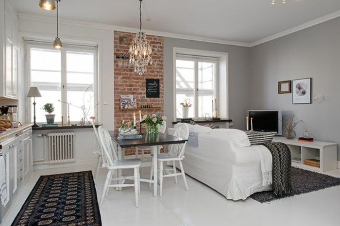 ejemplos sobre cómo decorar piso pequeño de diseño abierto paso a paso, sofá en blanco, salón abierto al comedor