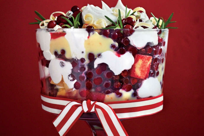 postres navideños originales con frutas, recetas de navidad sencillas y economicas, ensalada de frutas con nata 