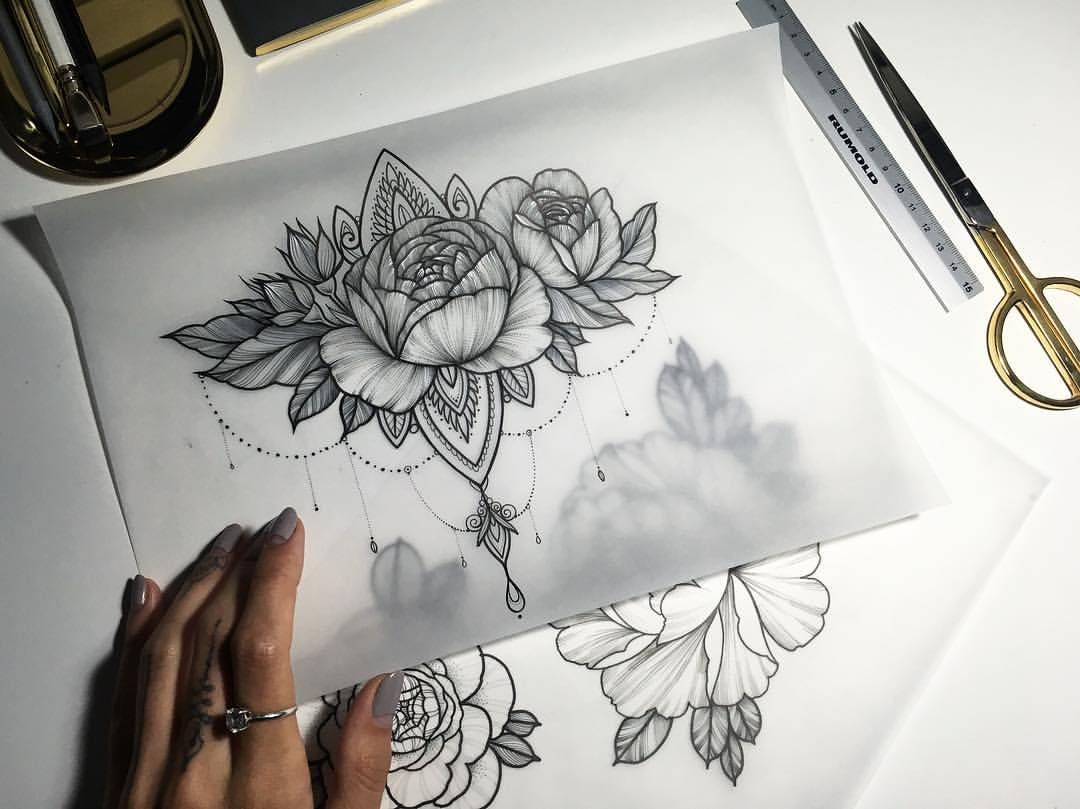 los mejores dibujos de tattoos con flores, tatuajes de flores en negro, bonito dibujo peonias y flor de loto 