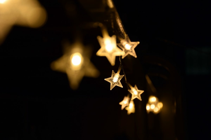 bombillas en forma de estrellas para decorar la casa en Navidad, tarjetas de navidad originales