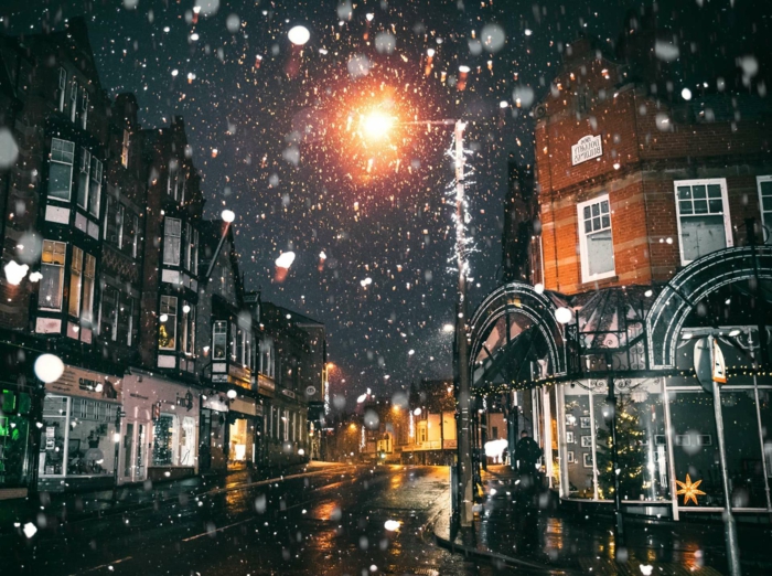 paisajes de navidad bonitos, ciudad llena de luces en Navidad, imagines adorables para regalar