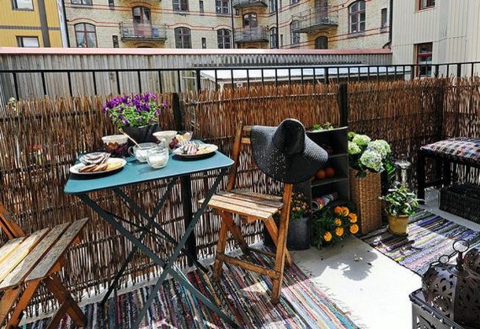 decoracion balcones en estilo rústico, consejos sobre cómo convertir un espacio pequeño en un paraíso