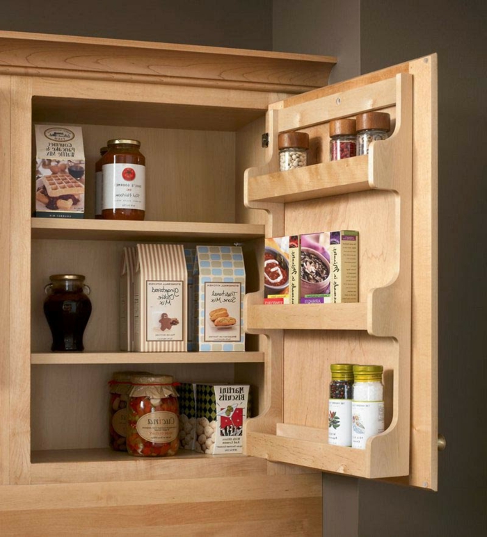 ideas de muebles para cocinas de espacios pequeños, armario de madera con estantes 
