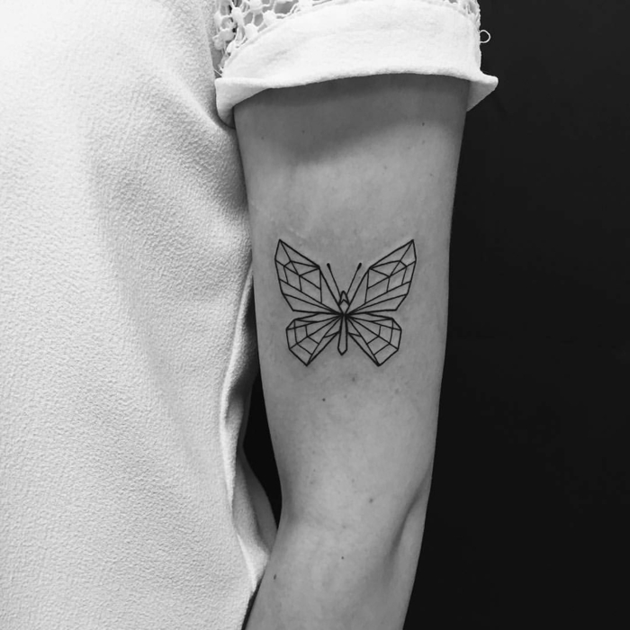 tatuajes geométricos, galería de fotos de tatuajes de mariposas en el brazo, diseños para hombres y mujeres 