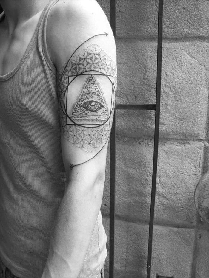 fotos de tatuajes con figuras y líneas geométricas cargados de fuerte significado, tattoo originales 