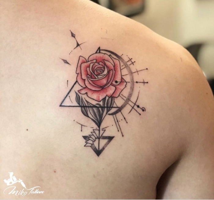 rosa tattoo de diseño geométrico, tatuajes originales con flores y rosas para hombres y mujeres 