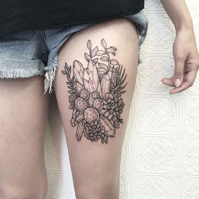 bonito tatuaje con cristales en la pierna, tatuajes de lineas originales, fotos de bonitos tattoos 