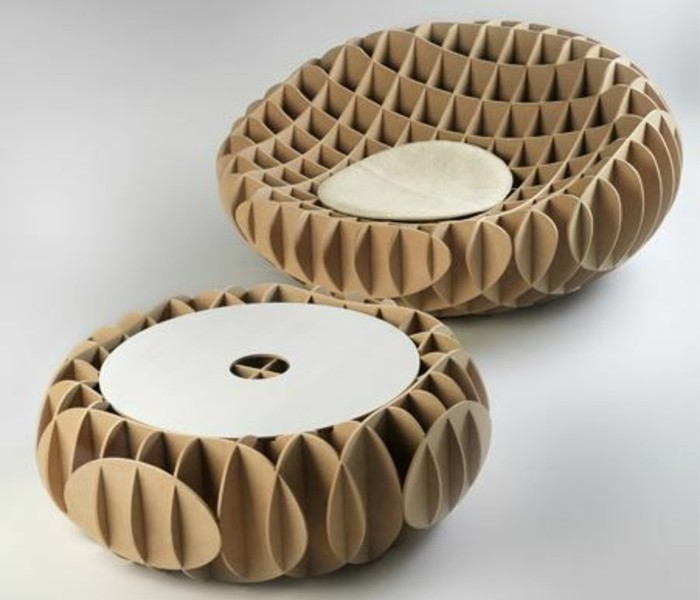 sillones de diseño único hechos de cartón, mesa de carton super original, cómo decorar tu casa con muebles reciclados 