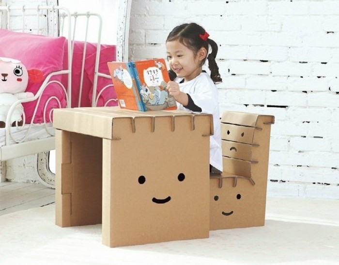 muebles infantiles DIY para el dormitorio de tu niña, mesita DIY original y pequeña silla