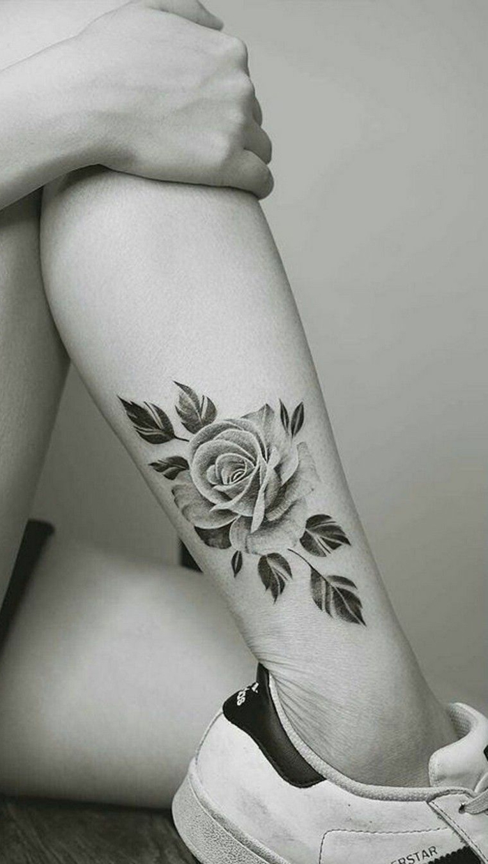 alucinantes ideas de tatuajes en la pierna con rosas, bonitos diseños para hombres y mujeres 